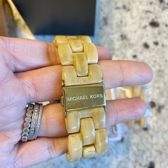 Michael Kors Watch - Picture 3 of 6